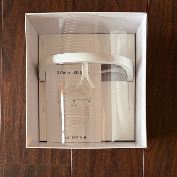 3 Color LED Mask - Picture 2 of 4